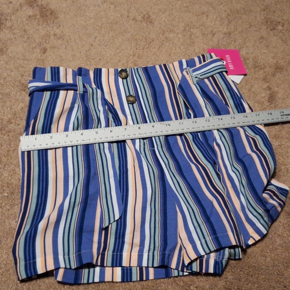 NWT/Amy Byer/ kids / multicolor XL striped shorts with button designs - Picture 7 of 9